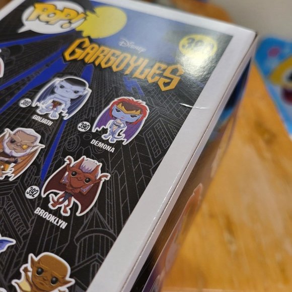Disney Gargoyles Demona Hot Topic Exclusive Funko Pop - Picture 7 of 10